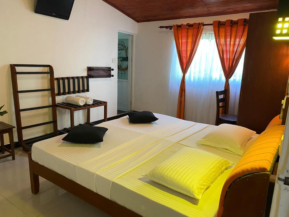 Beach Walk Hotel Unawatuna Εξωτερικό φωτογραφία